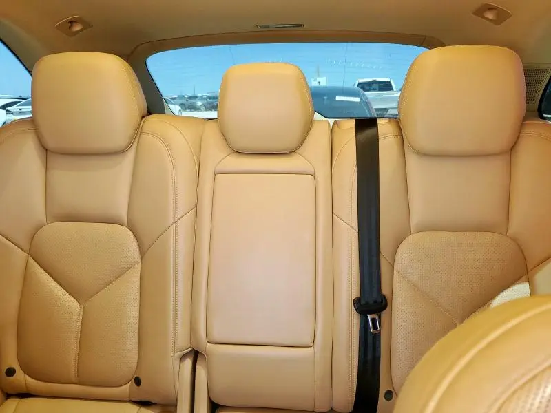 2016 PORSCHE CAYENNE   