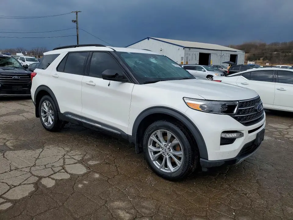 2022 FORD EXPLORER XLT  