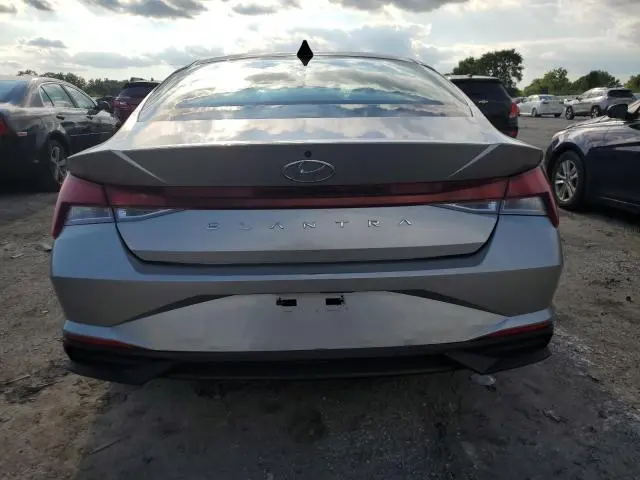 2021 HYUNDAI ELANTRA SE  