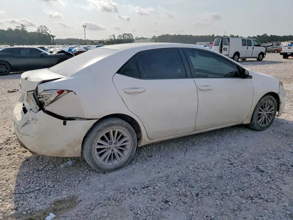 2015 TOYOTA COROLLA LE PLUS  