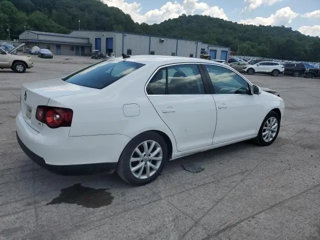 2010 VOLKSWAGEN JETTA SE  