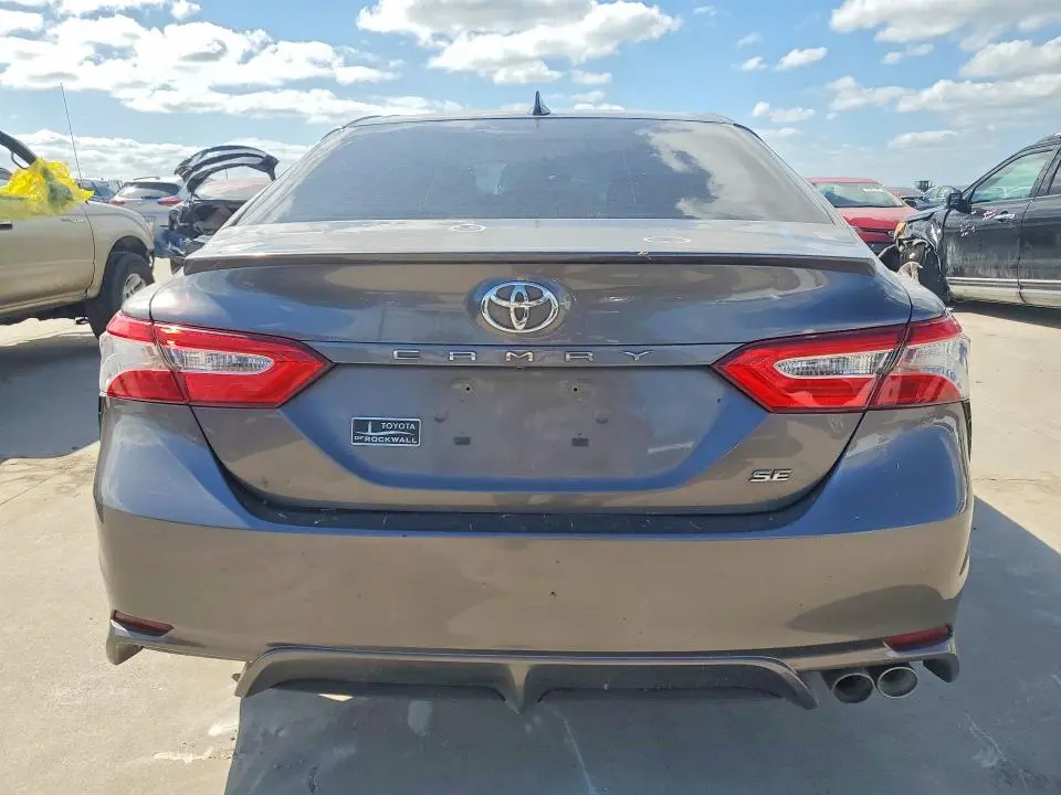 2020 TOYOTA CAMRY SE  