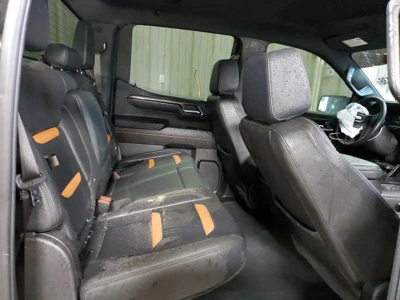 2024 GMC SIERRA K1500 AT4  