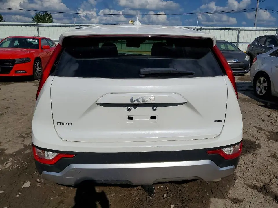 2024 KIA NIRO LX  