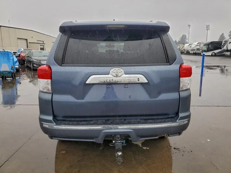 2011 TOYOTA 4RUNNER SR5  