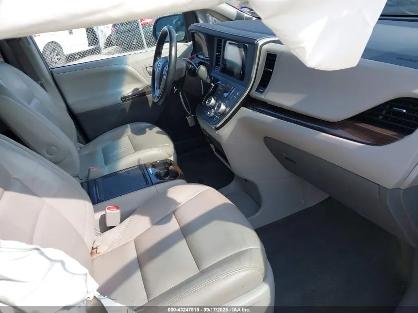 2015 TOYOTA SIENNA XLE 8 PASSENGER