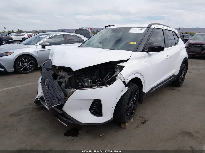 2024 NISSAN KICKS SR XTRONIC CVT