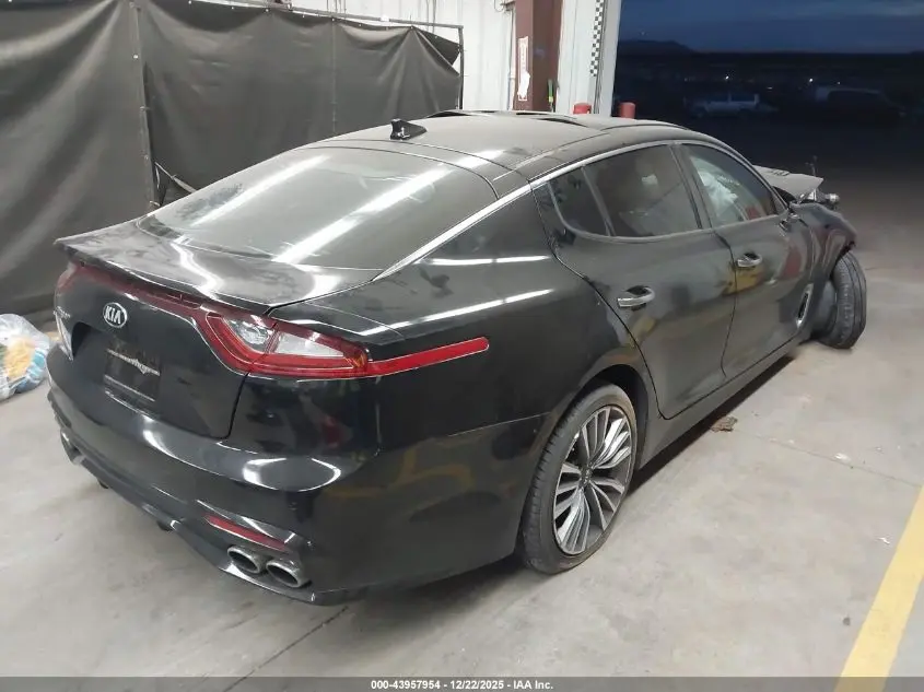 2018 KIA STINGER PREMIUM