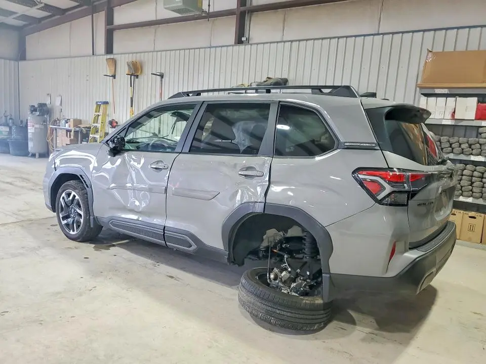 2025 SUBARU FORESTER LIMITED  