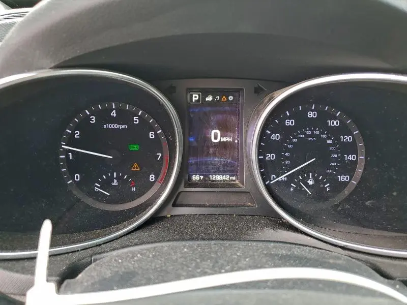 2017 HYUNDAI SANTA FE SE  