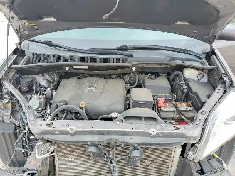 2019 TOYOTA SIENNA XLE PREMIUM 8-PASSENGER  