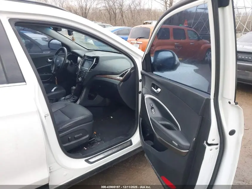 2017 HYUNDAI SANTA FE SE