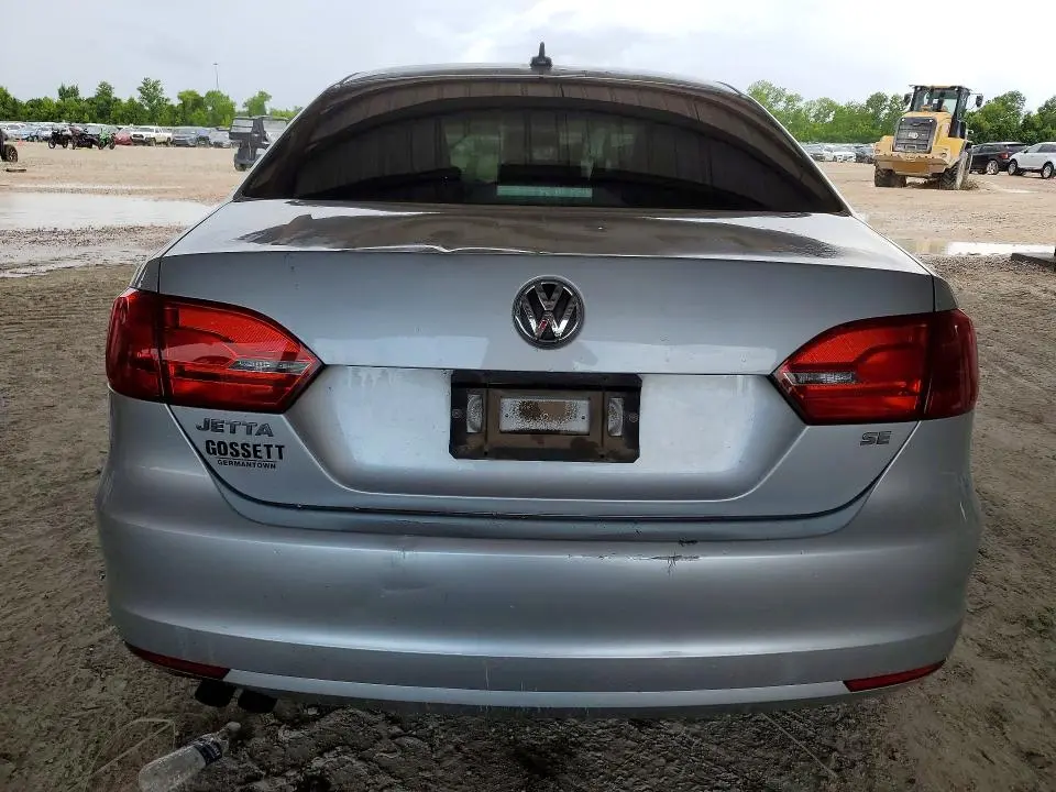 2014 VOLKSWAGEN JETTA SE  