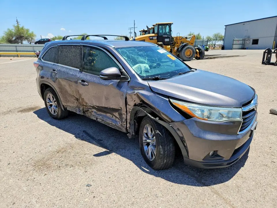 2015 TOYOTA HIGHLANDER XLE  