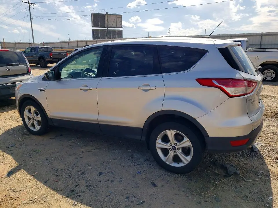 2016 FORD ESCAPE SE  