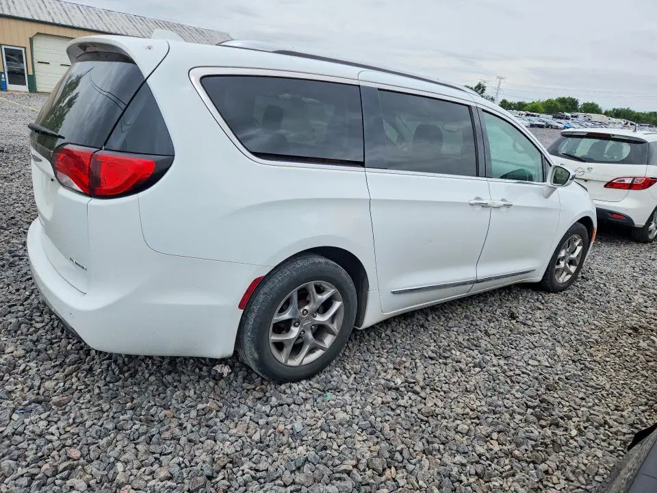 2018 CHRYSLER PACIFICA LIMITED  