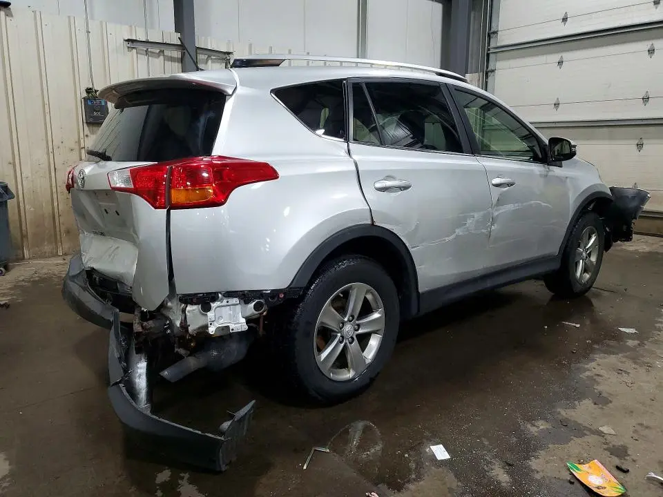 2015 TOYOTA RAV4 XLE  