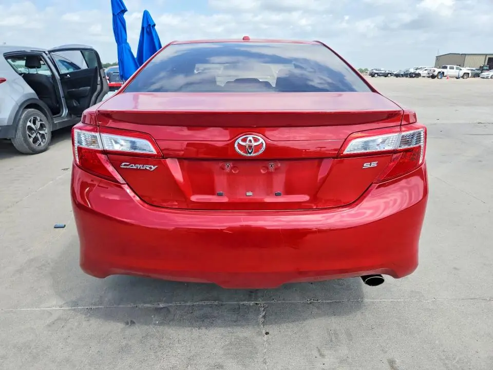 2012 TOYOTA CAMRY SE  