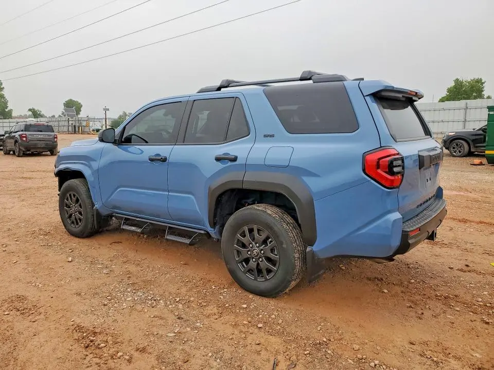 2025 TOYOTA 4RUNNER SR5  