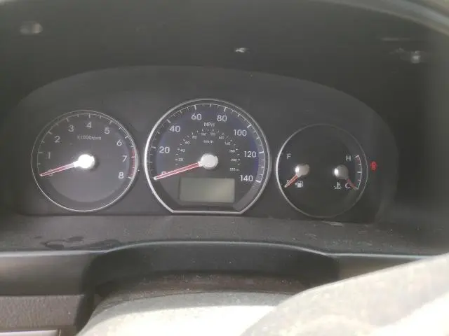 2011 HYUNDAI SANTA FE GLS  