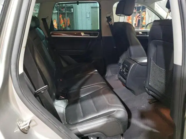 2011 VOLKSWAGEN TOUAREG HYBRID  