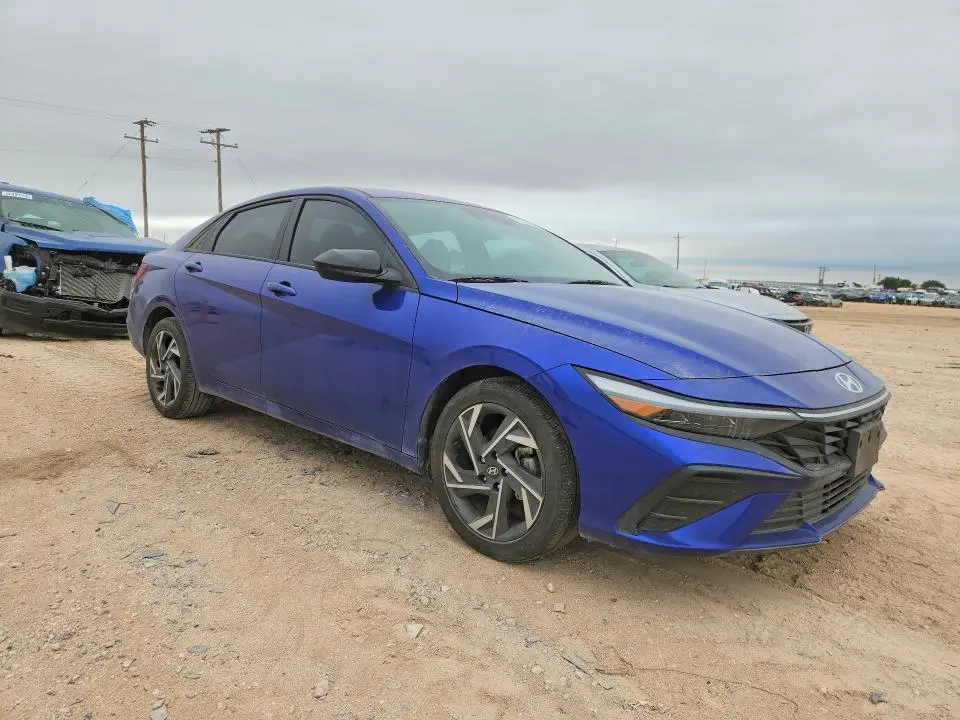 2025 HYUNDAI ELANTRA SEL SPORT  
