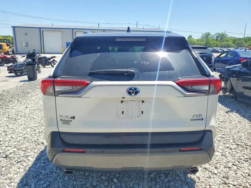 2021 TOYOTA RAV4 XSE  