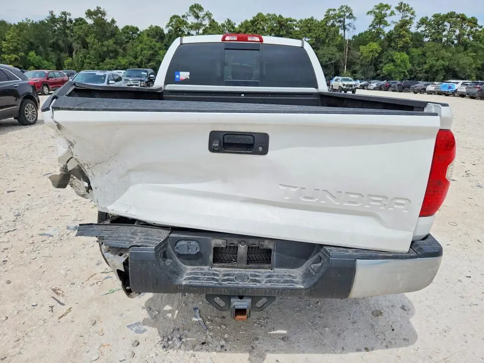 2017 TOYOTA TUNDRA SR5  