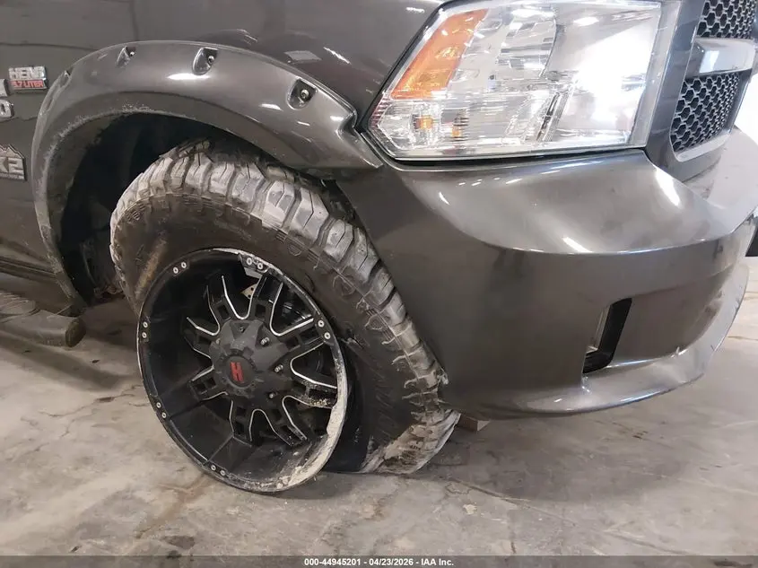 2017 RAM 1500 EXPRESS  4X4 5'7 BOX