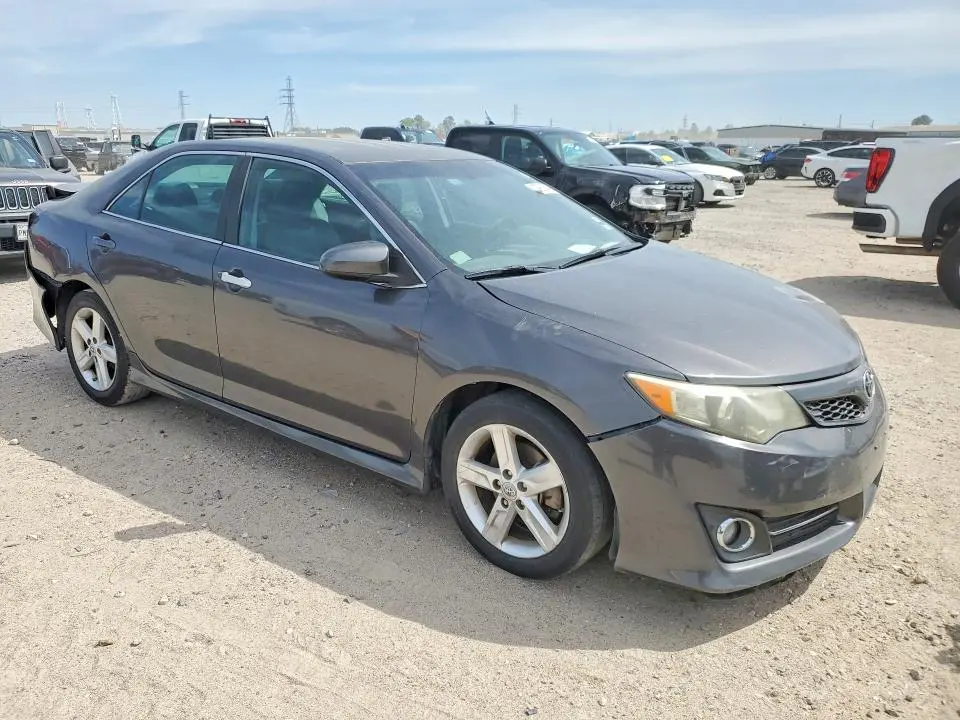 2012 TOYOTA CAMRY SE  