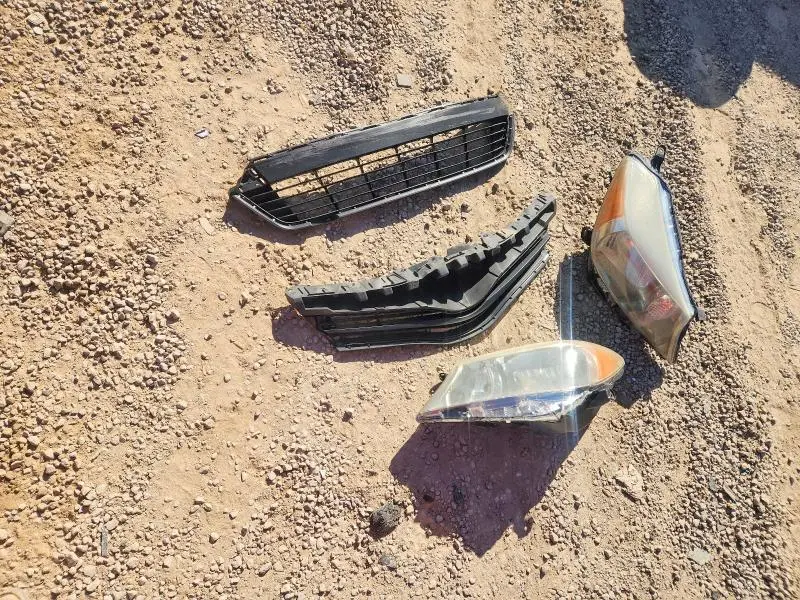 2014 TOYOTA YARIS 5-DOOR LE  