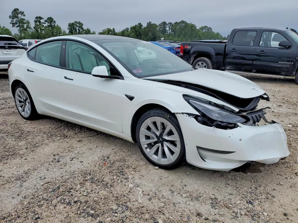 2023 TESLA 3   