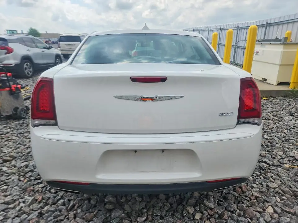 2018 CHRYSLER 300 TOURING  