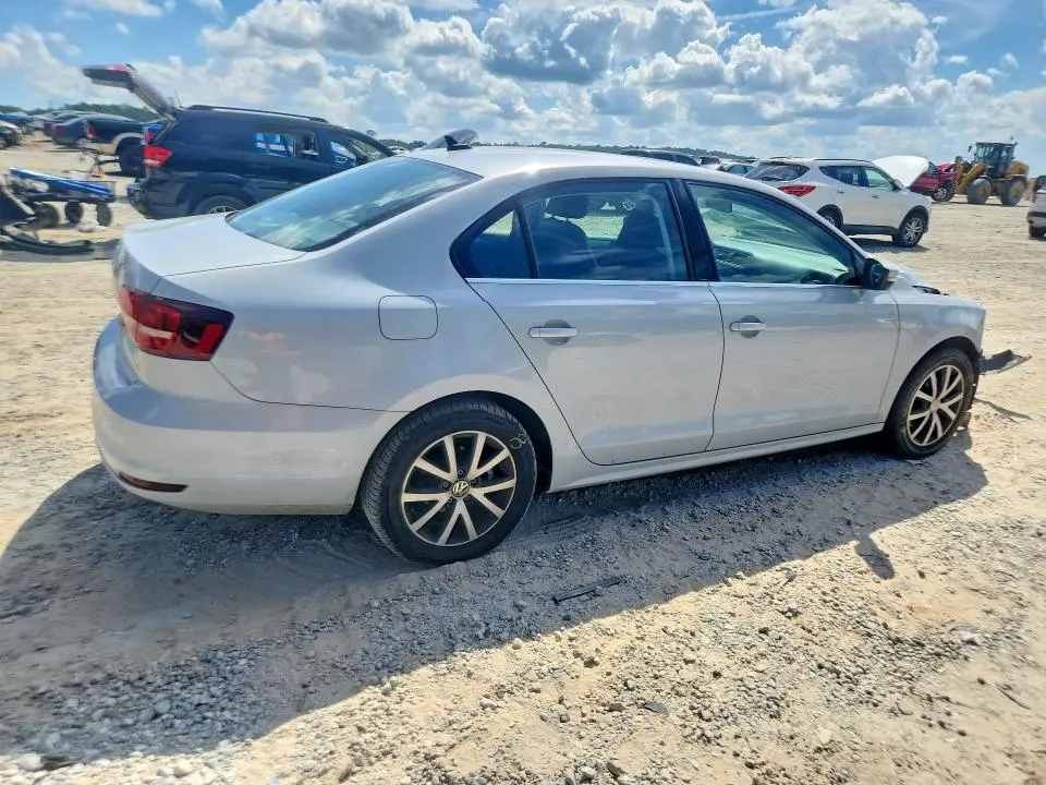2017 VOLKSWAGEN JETTA SE  
