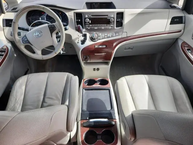 2011 TOYOTA SIENNA XLE  
