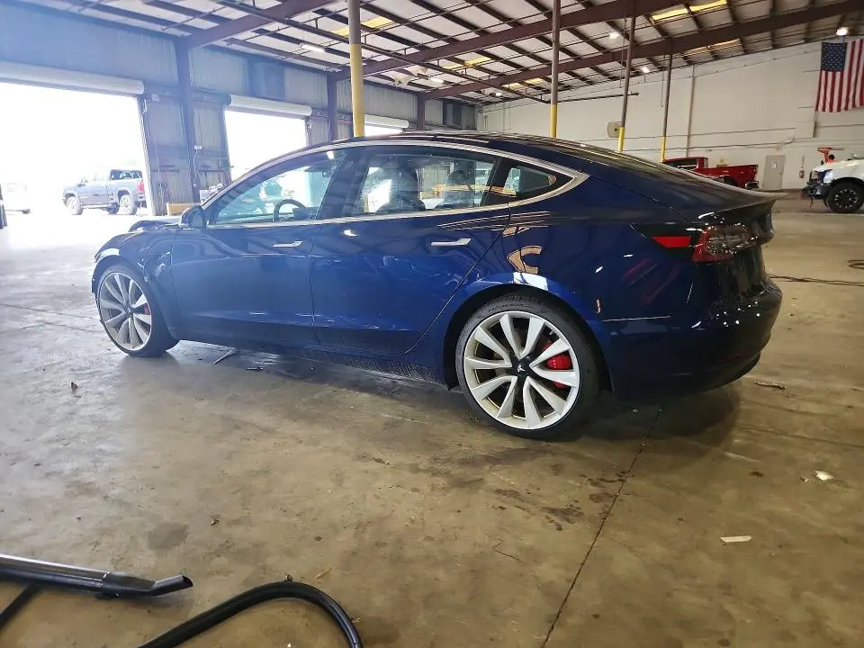 2018 TESLA MODEL 3   