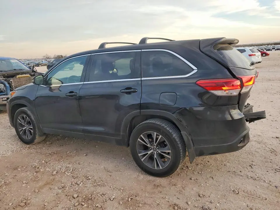 2019 TOYOTA HIGHLANDER LE  