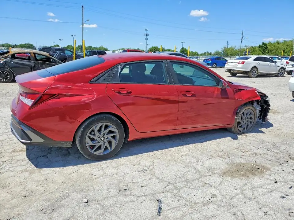 2024 HYUNDAI ELANTRA SEL  