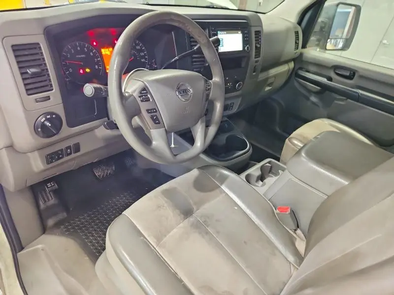 2016 NISSAN NV 2500 HD SV  