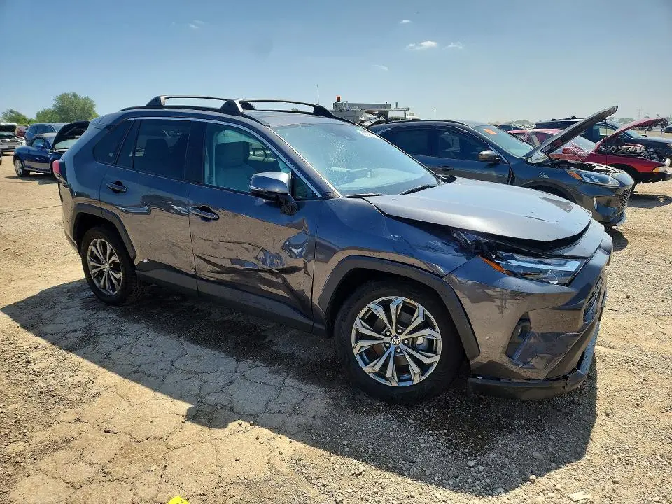 2022 TOYOTA RAV4 XLE PREMIUM  