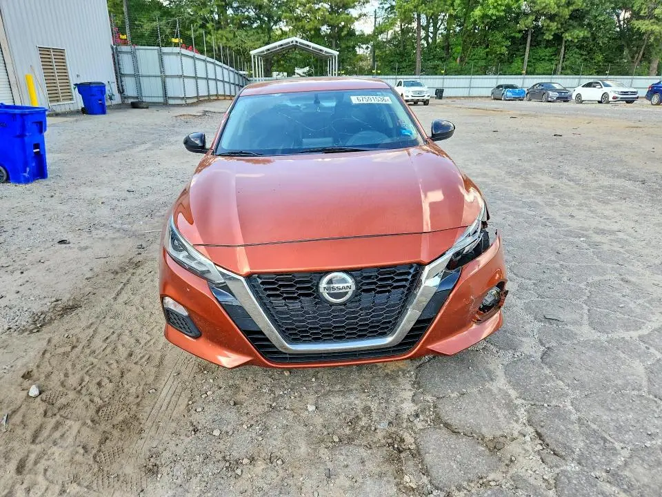 2019 NISSAN ALTIMA SR  