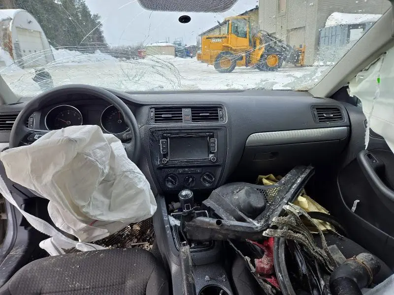 2015 VOLKSWAGEN JETTA BASE  