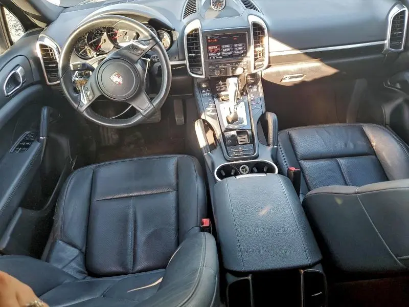 2013 PORSCHE CAYENNE   