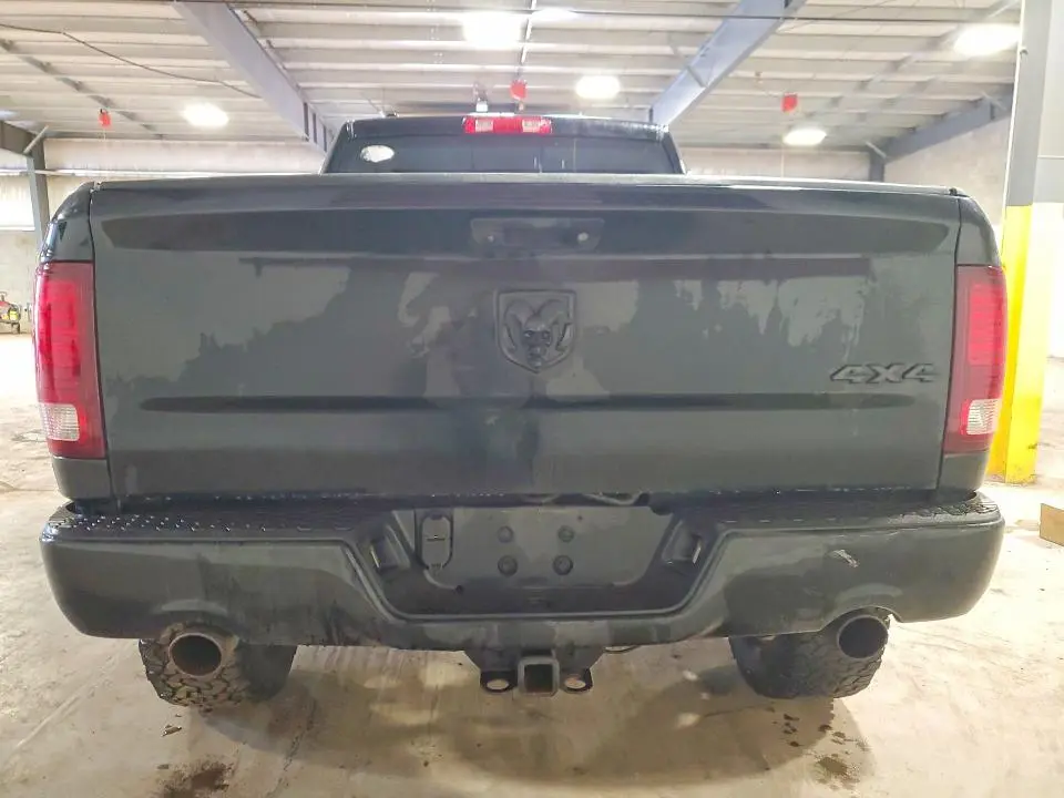 2014 RAM 1500 ST  