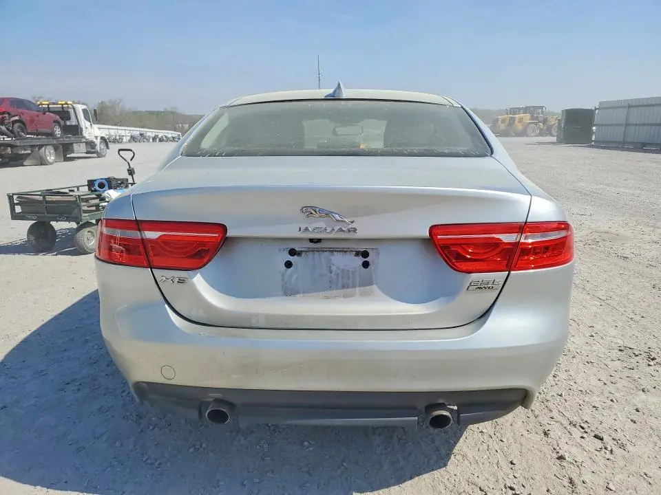 2018 JAGUAR XE   