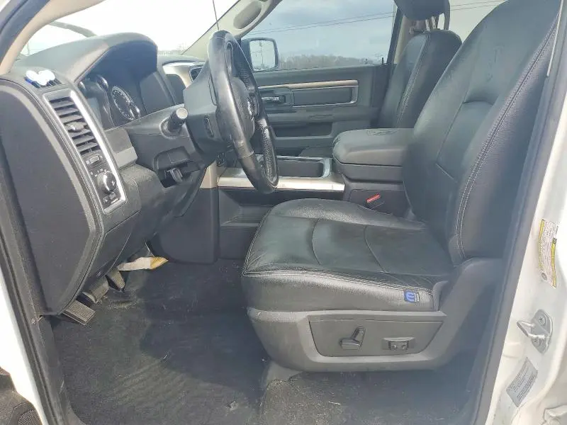 2017 RAM 1500 SLT  