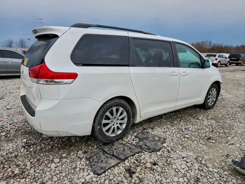 2011 TOYOTA SIENNA LE  
