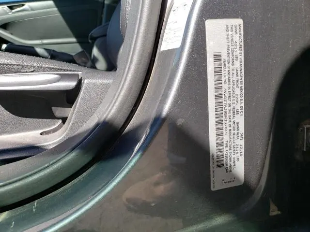2011 VOLKSWAGEN JETTA SE  