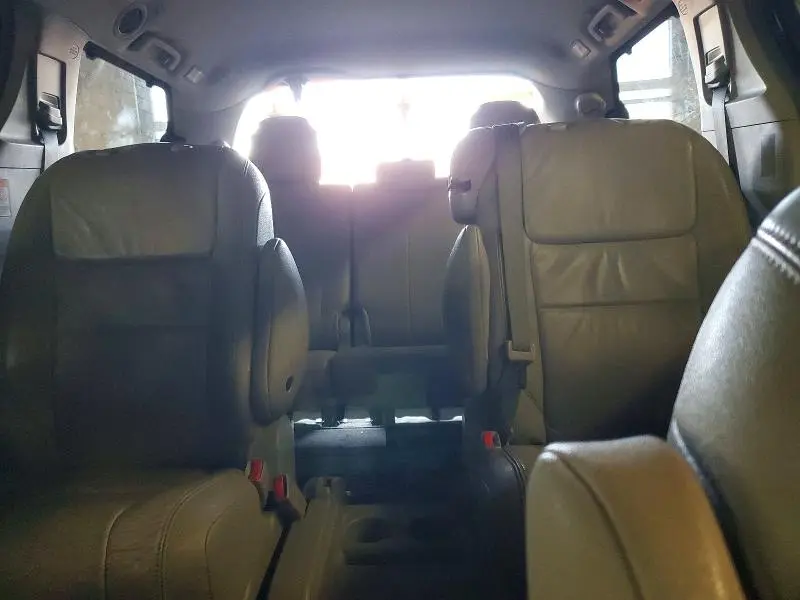 2016 TOYOTA SIENNA XLE  