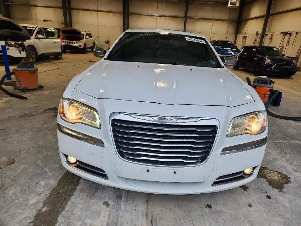 2011 CHRYSLER 300C   